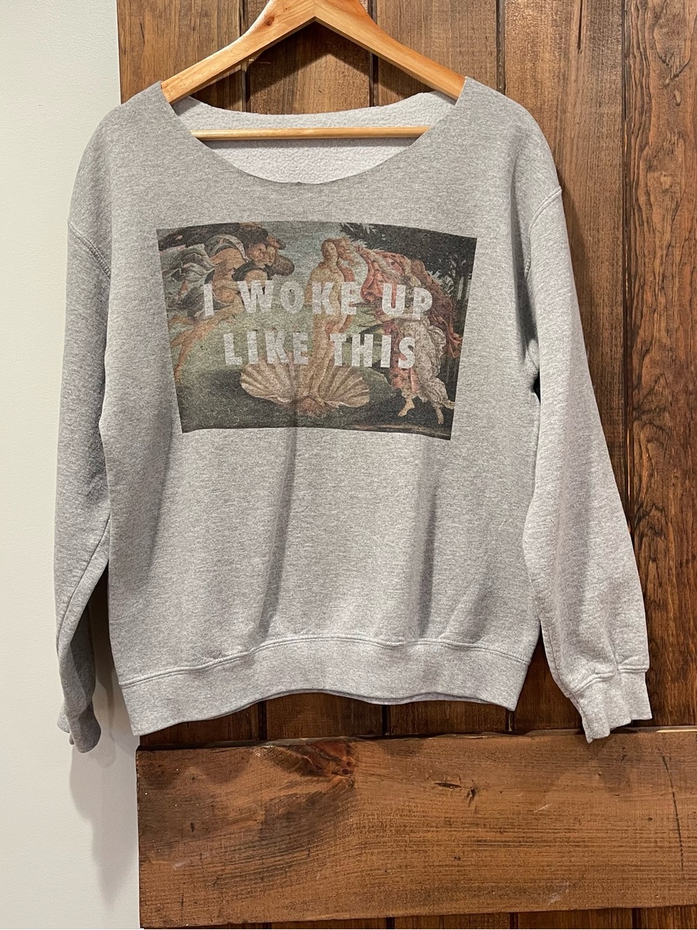 Gildan x Botticelli Venus I Woke Up Like This Hand Cut Graphic Sweatshirt Med
